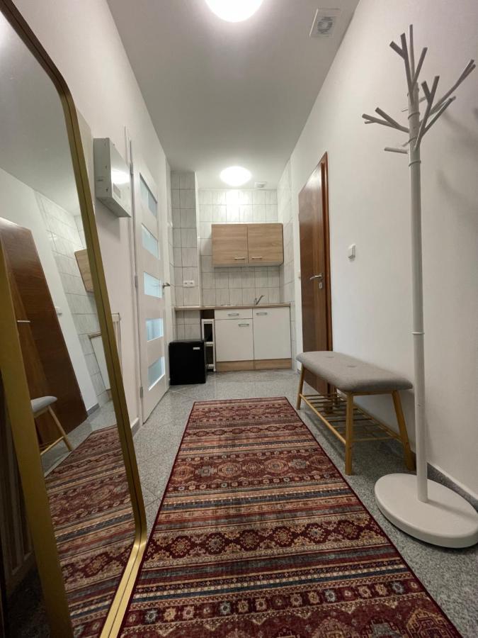 Booklovers Close To Center Apartment *